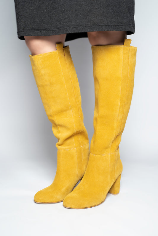 MUSTARD YELLOW KNEE-HIGH BOOTS